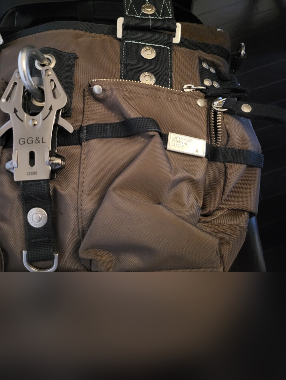George Gina & Lucy “6ix” Shoulder Bag - Picture 2 of 9